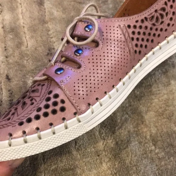 NWOT Biza Petra - Picture 8 of 9